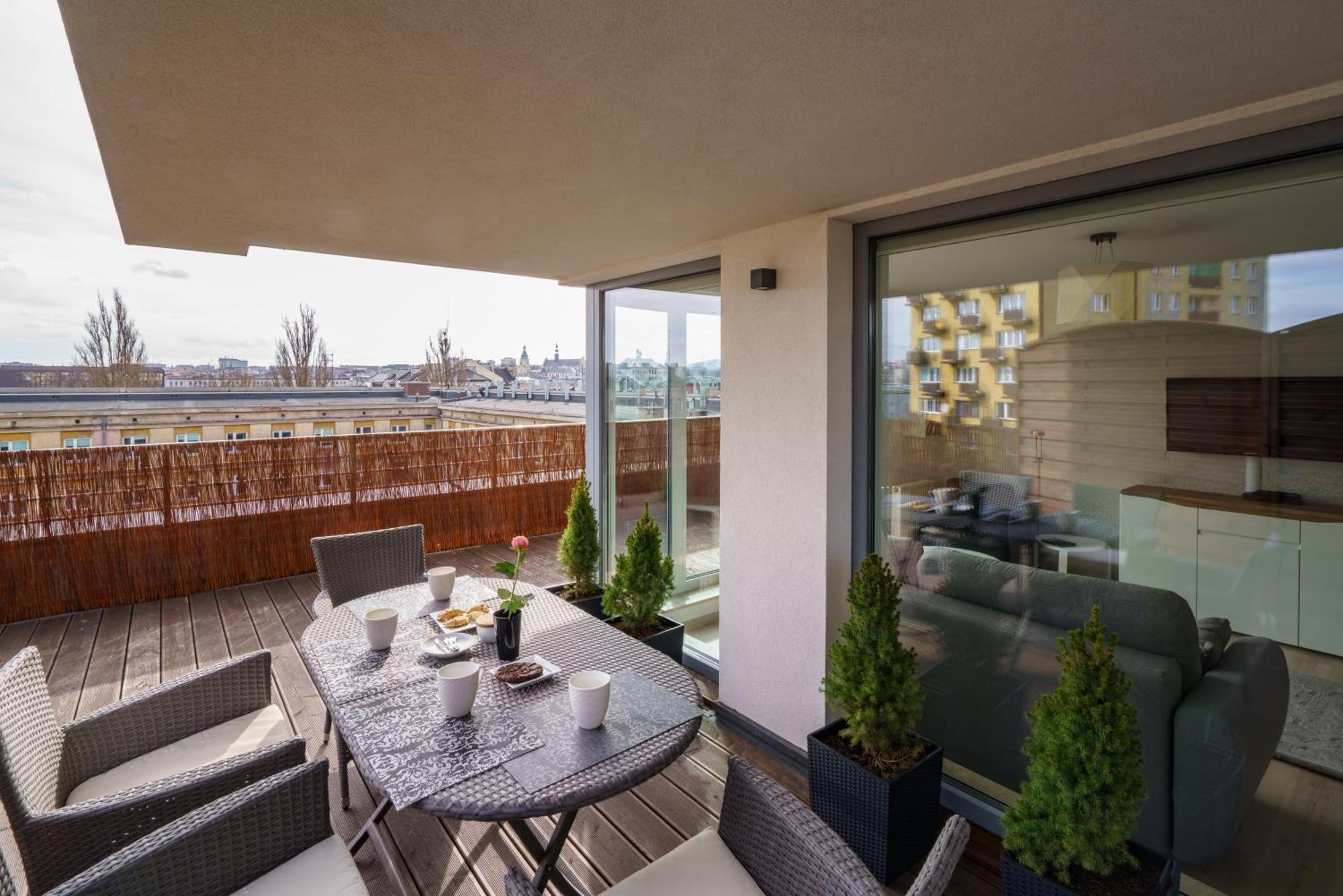 Apartament Z Tarasem 凯尔采 外观 照片